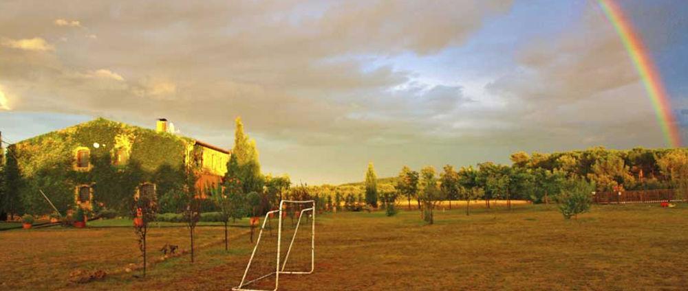 Hostal Nou De Crespia Bagian luar foto