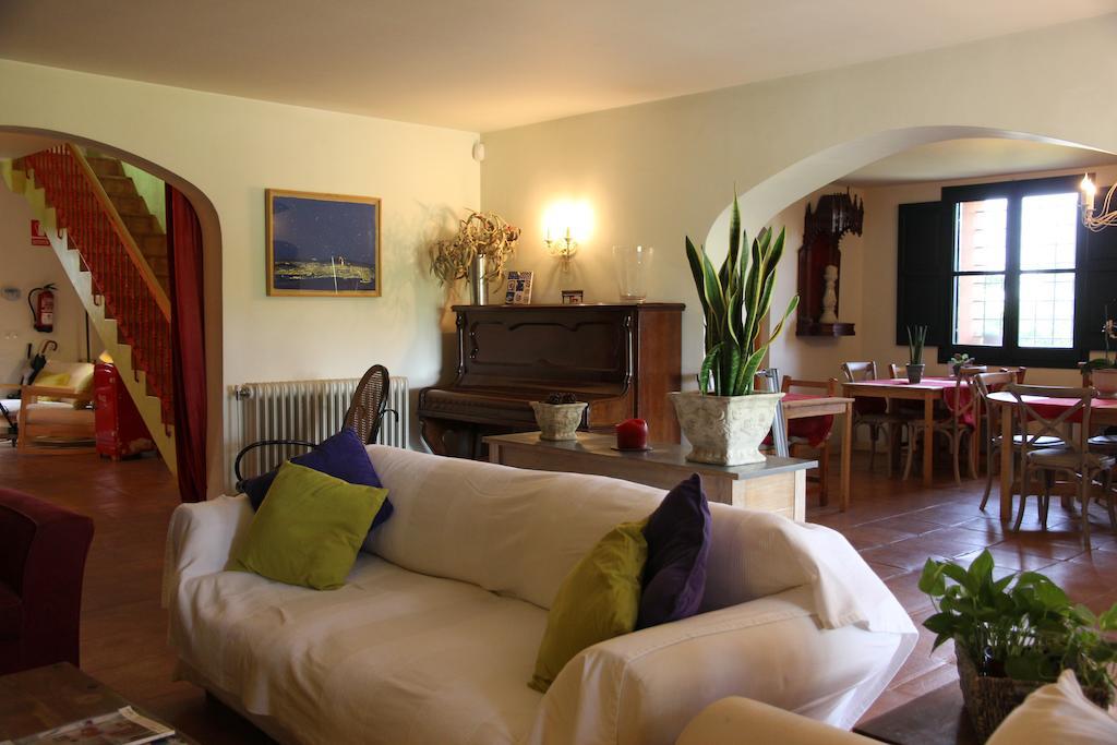 Hostal Nou De Crespia Bagian luar foto