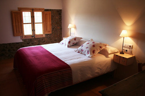 Hostal Nou De Crespia Bagian luar foto