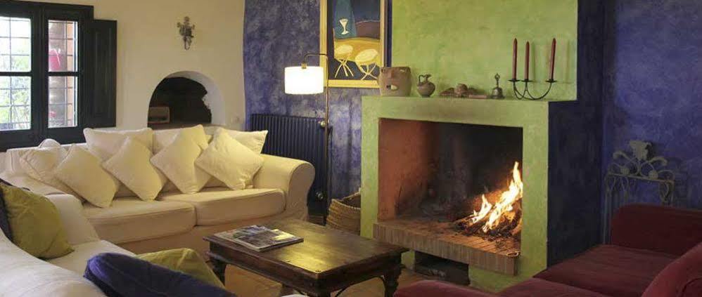 Hostal Nou De Crespia Bagian luar foto